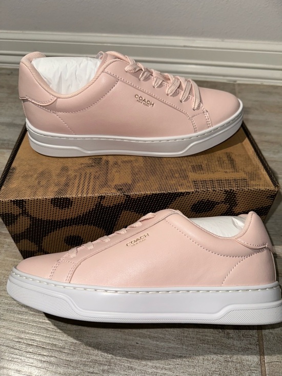 Coach Shoes - COACH Women's Blush Pink Leather Low-Top Sneakers 💗